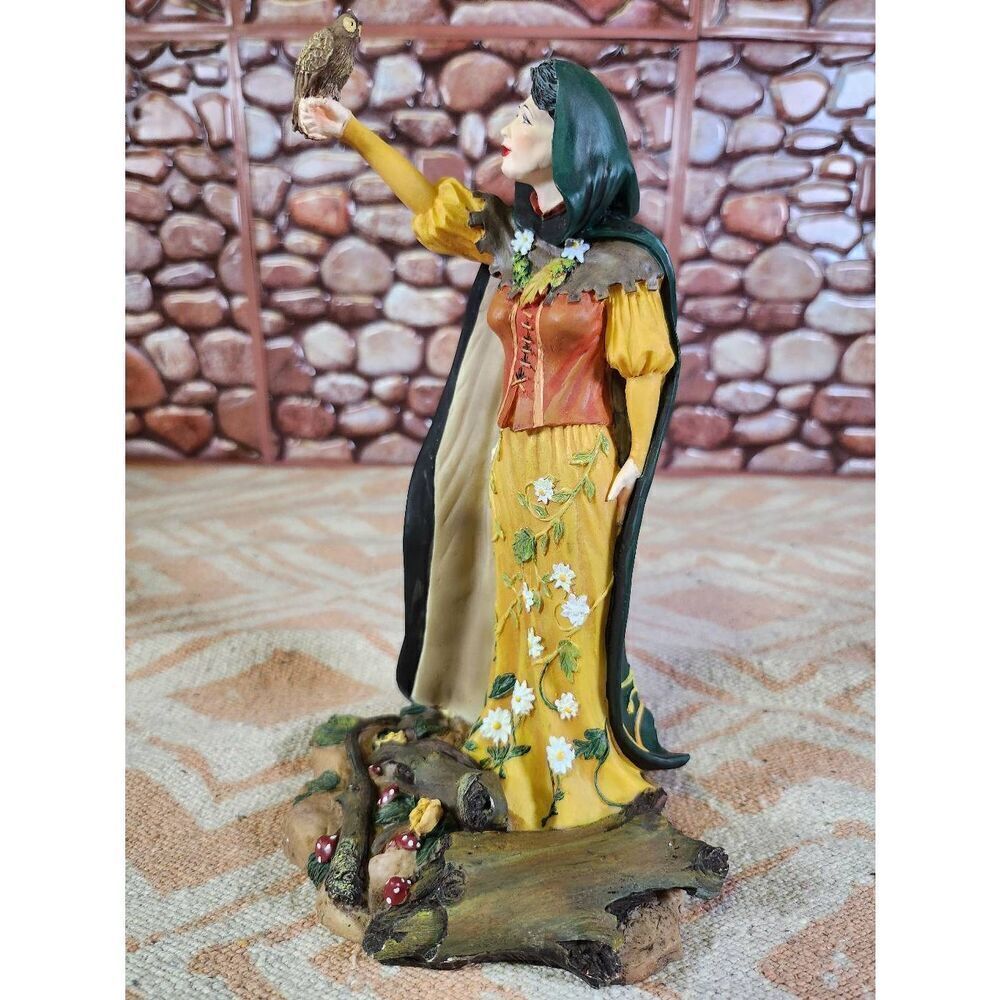 Land of the Dragons-Woodland Sorceress K014-collectible figurine